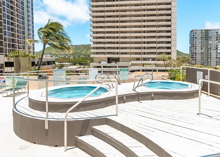 Fabulous Ocean & Diamond Head View With Free Parking!
