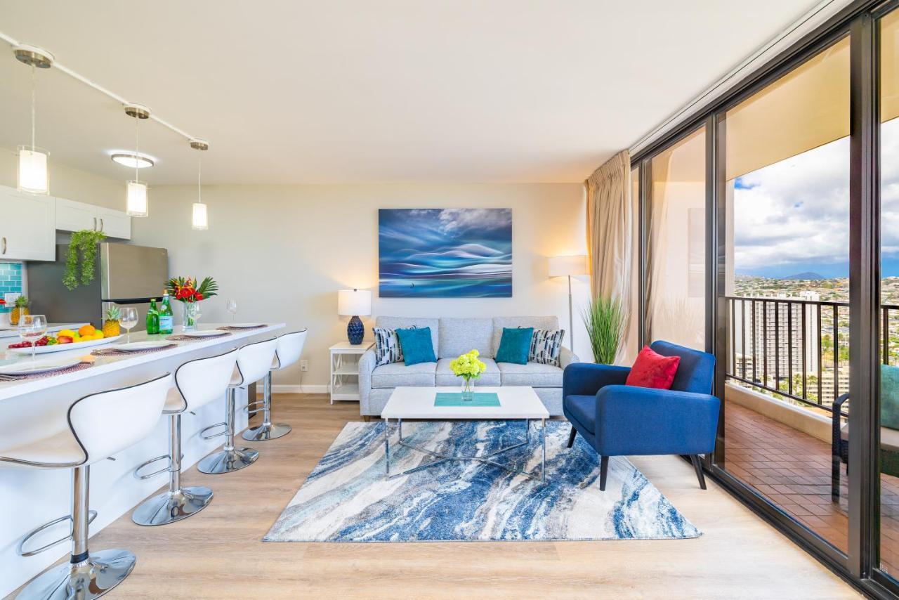 Fabulous Ocean & Diamond Head View With Free Parking! Apartment