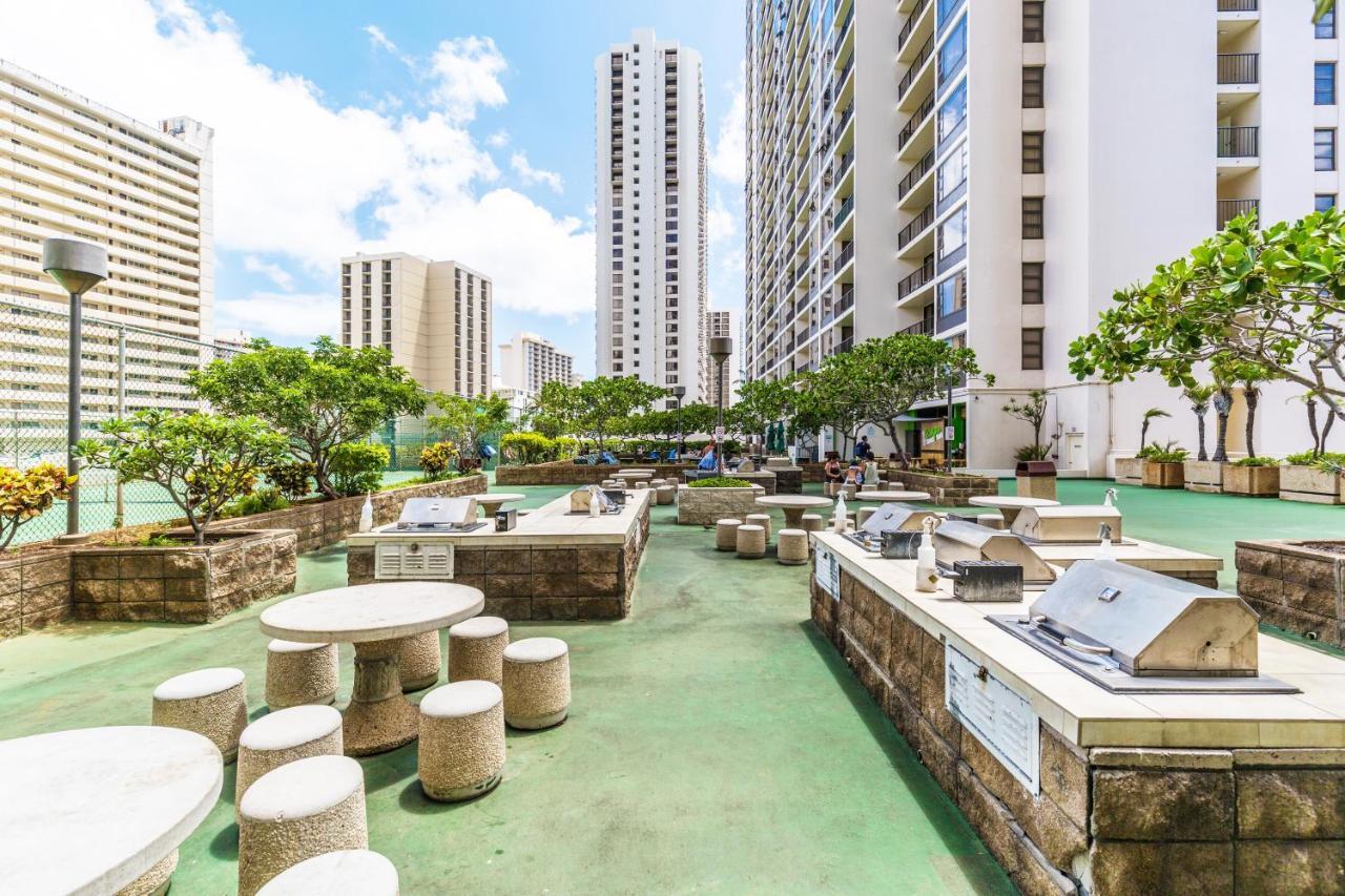 Fabulous Ocean & Diamond Head View With Free Parking! Apartment *