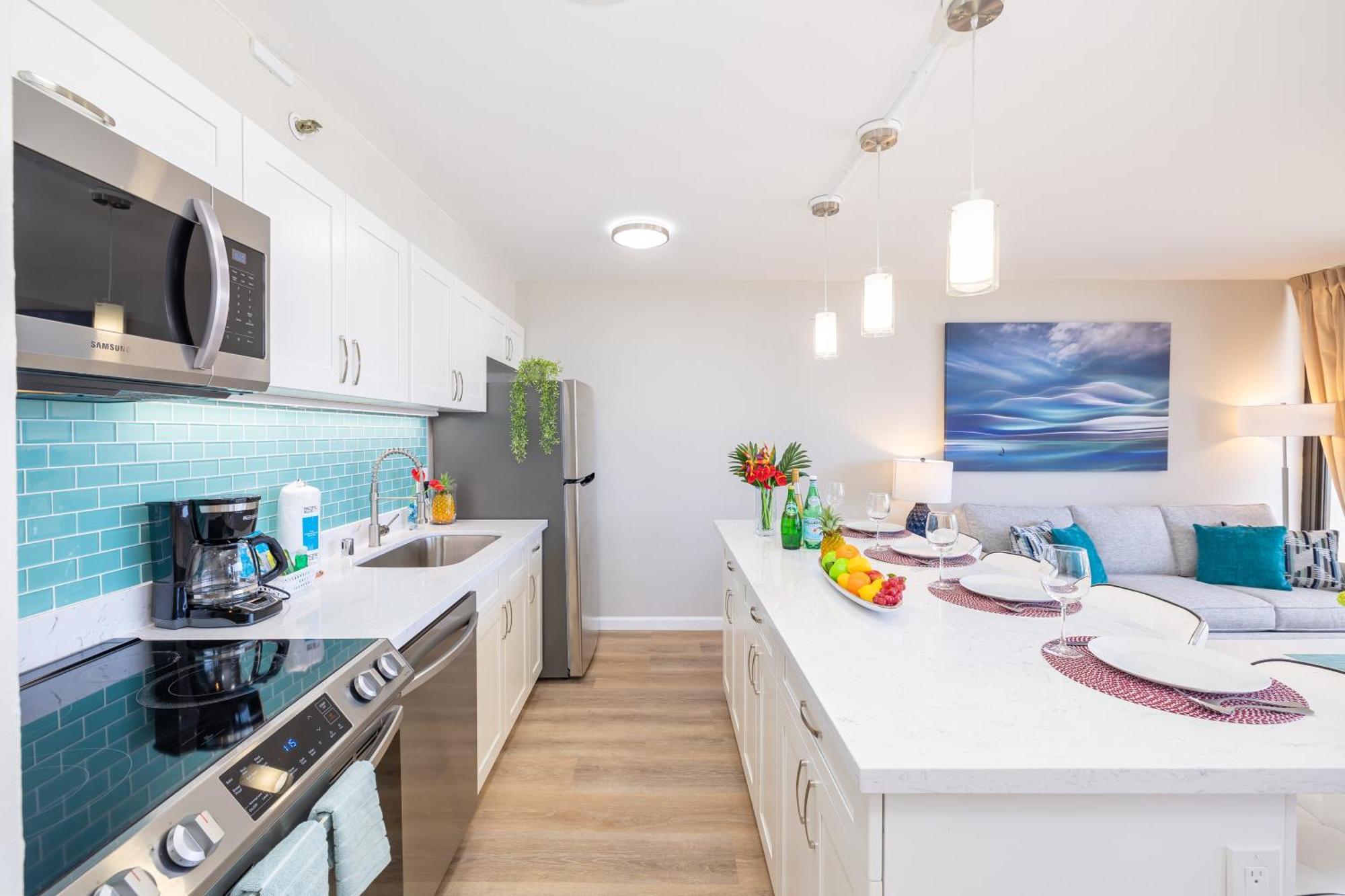 Fabulous Ocean & Diamond Head View With Free Parking! *