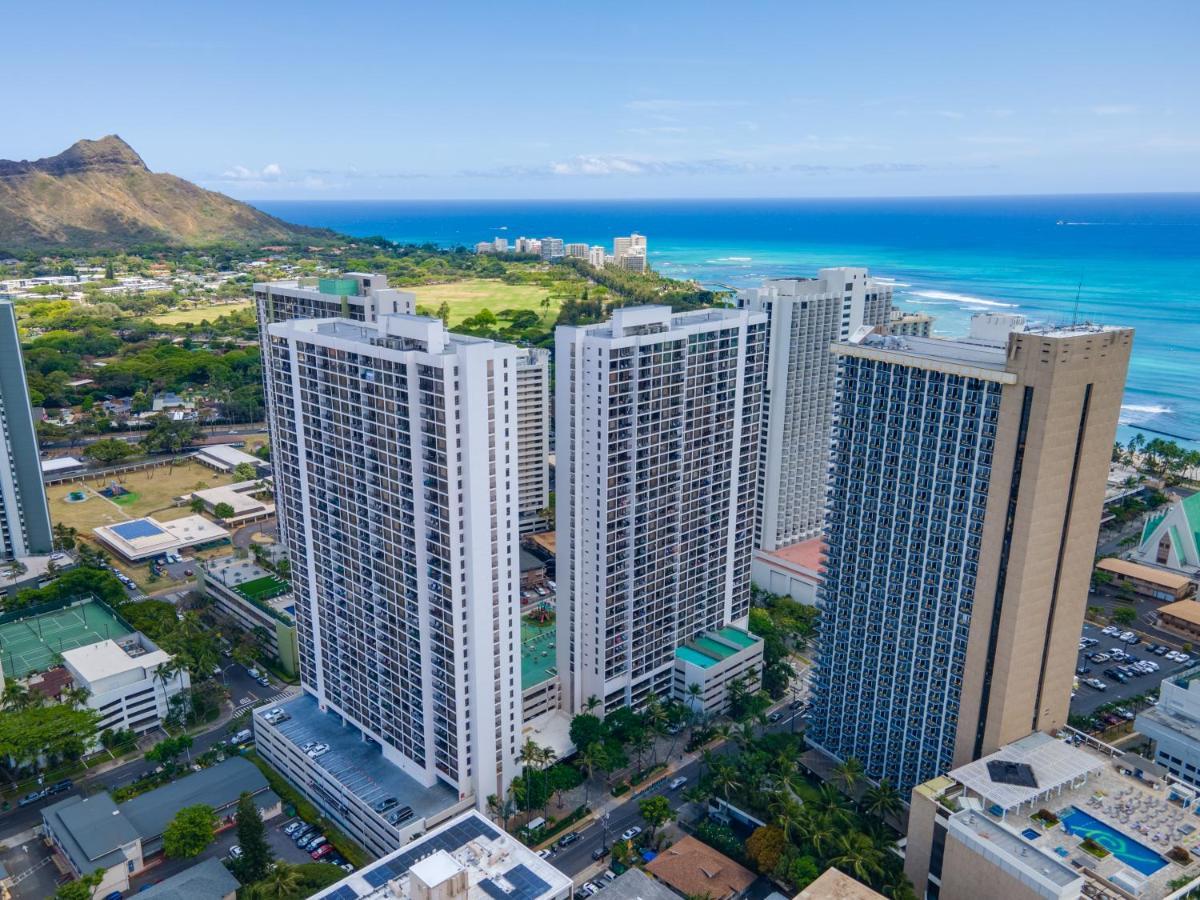 Fabulous Ocean & Diamond Head View With Free Parking! Apartment