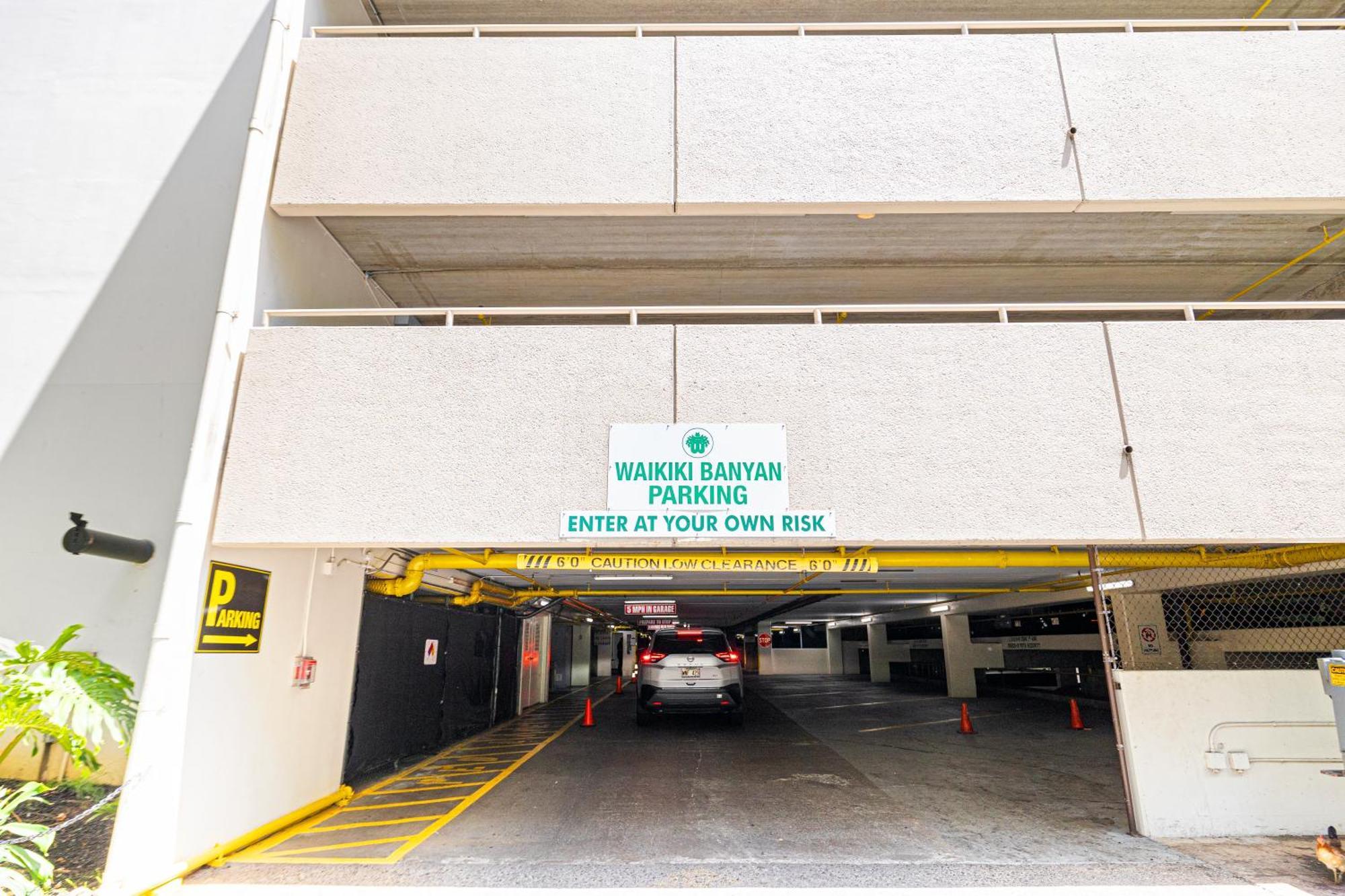 Fabulous Ocean & Diamond Head View With Free Parking! Apartment *