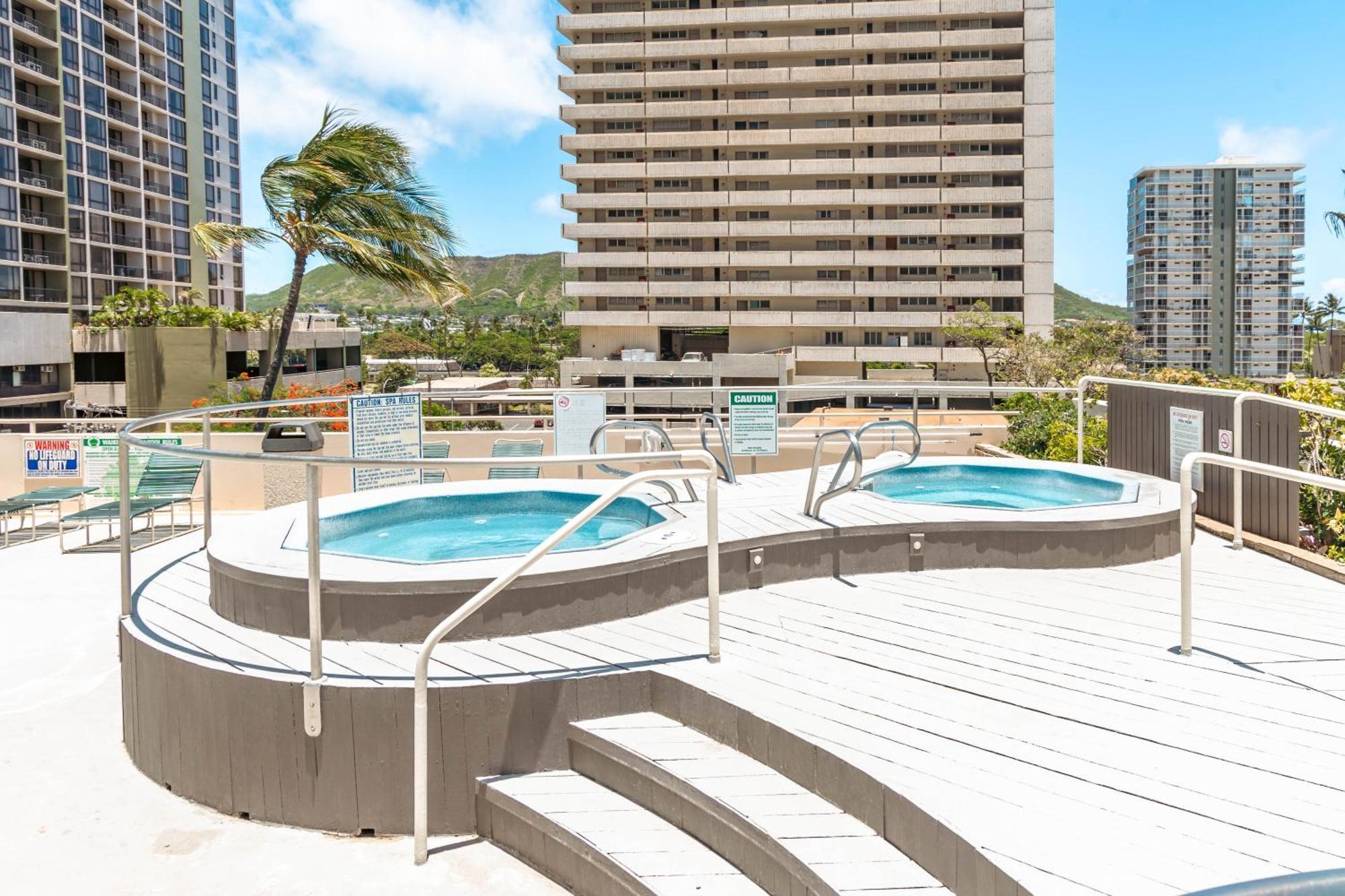 Fabulous Ocean & Diamond Head View With Free Parking!